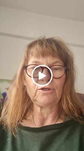 Customer video review of 3-6% Herbal-Love Haarseife (Tiefenreinigung & schnell fettendes Haar)