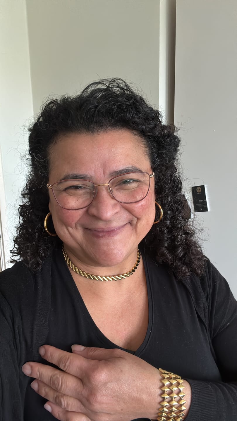 Customer photo review of Argola Classic Hoops – Minimal Everyday Style