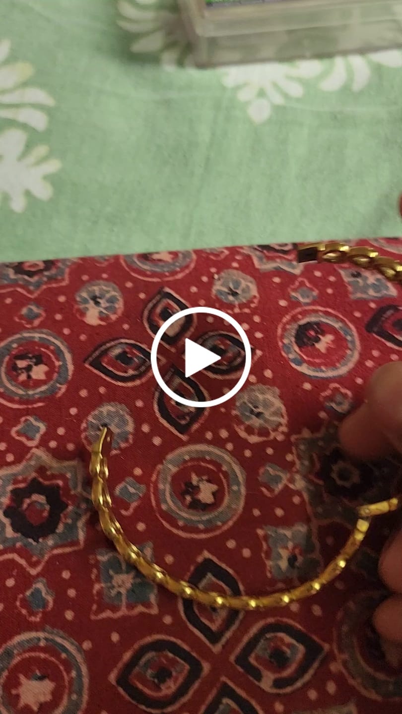 Customer video review of Gold Heart Bangle Bracelet