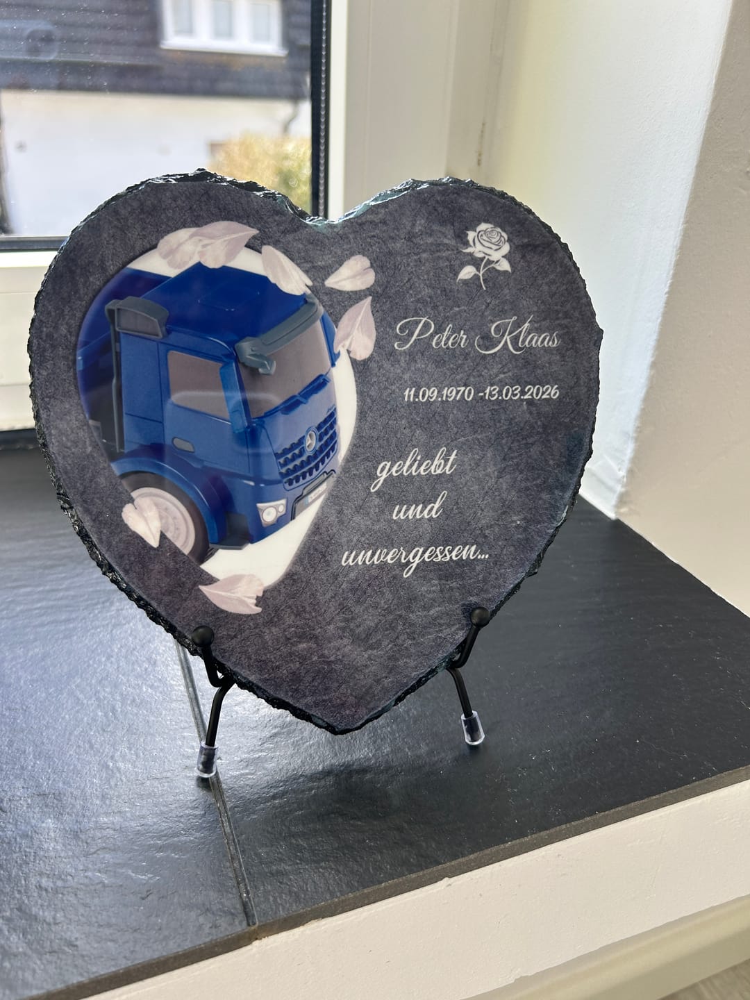Customer photo review of Liebe hört nicht auf - Personalisiertes Schieferherz als Andenken an geliebte Verstorbene
