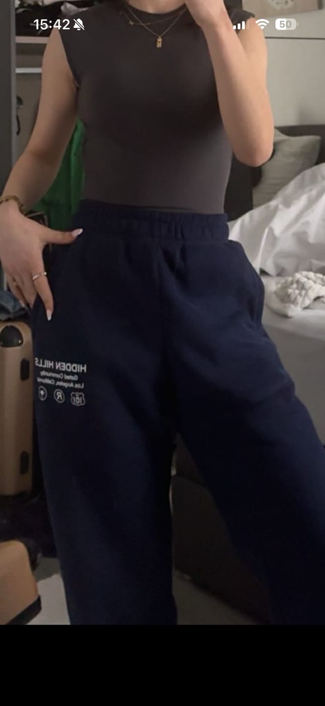 Customer photo review of LABEL LONGSLEEVE TOP NAVY