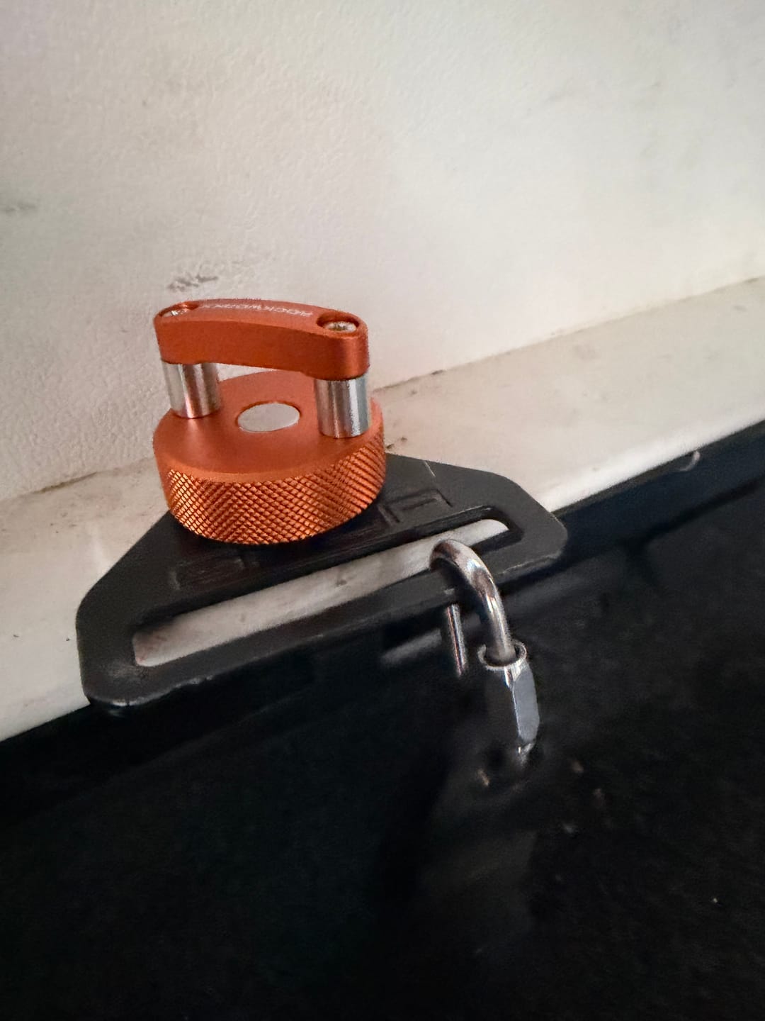 Customer photo review of JEEP Wrangler CJ, YJ, & TJ/L Hard Top Quick Removal Fastener Thumb Screws (Six Piece Set)