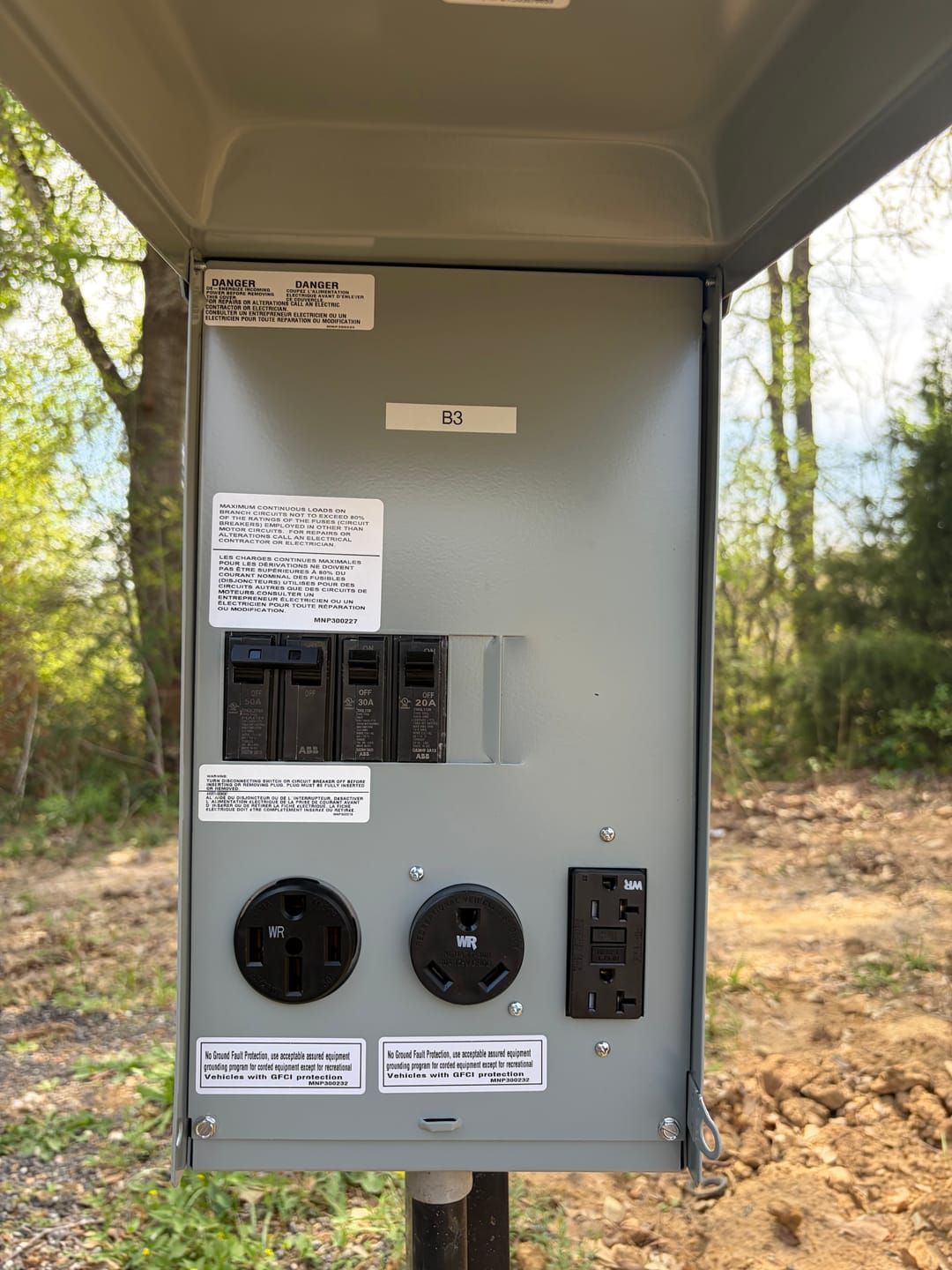 Customer photo review of Midwest 50/30/20 amp Unmetered surface box U075CTL010 - Loop Lug