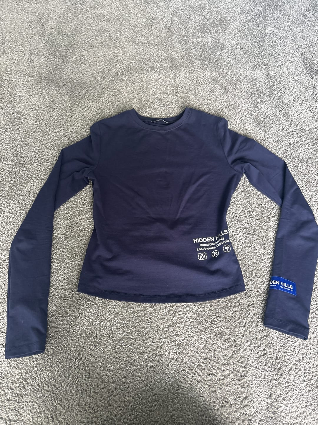 Customer photo review of LABEL LONGSLEEVE TOP NAVY