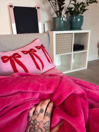 Customer photo review of Furlush Waterproof Splash Blanket™ - Sassy Pink