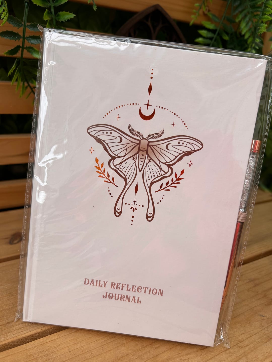 Customer photo review of Luna Motte Daily Reflection Journal – A5 Tagesjournal für deine Notizen