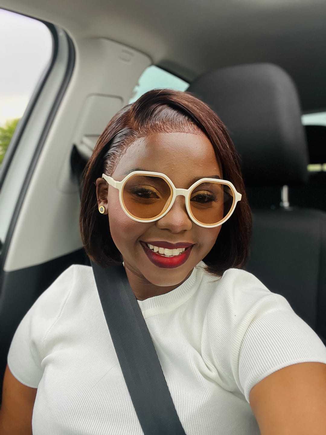 Customer photo review of Chocolate Brown Double Drawn Frontal Bob Wigs