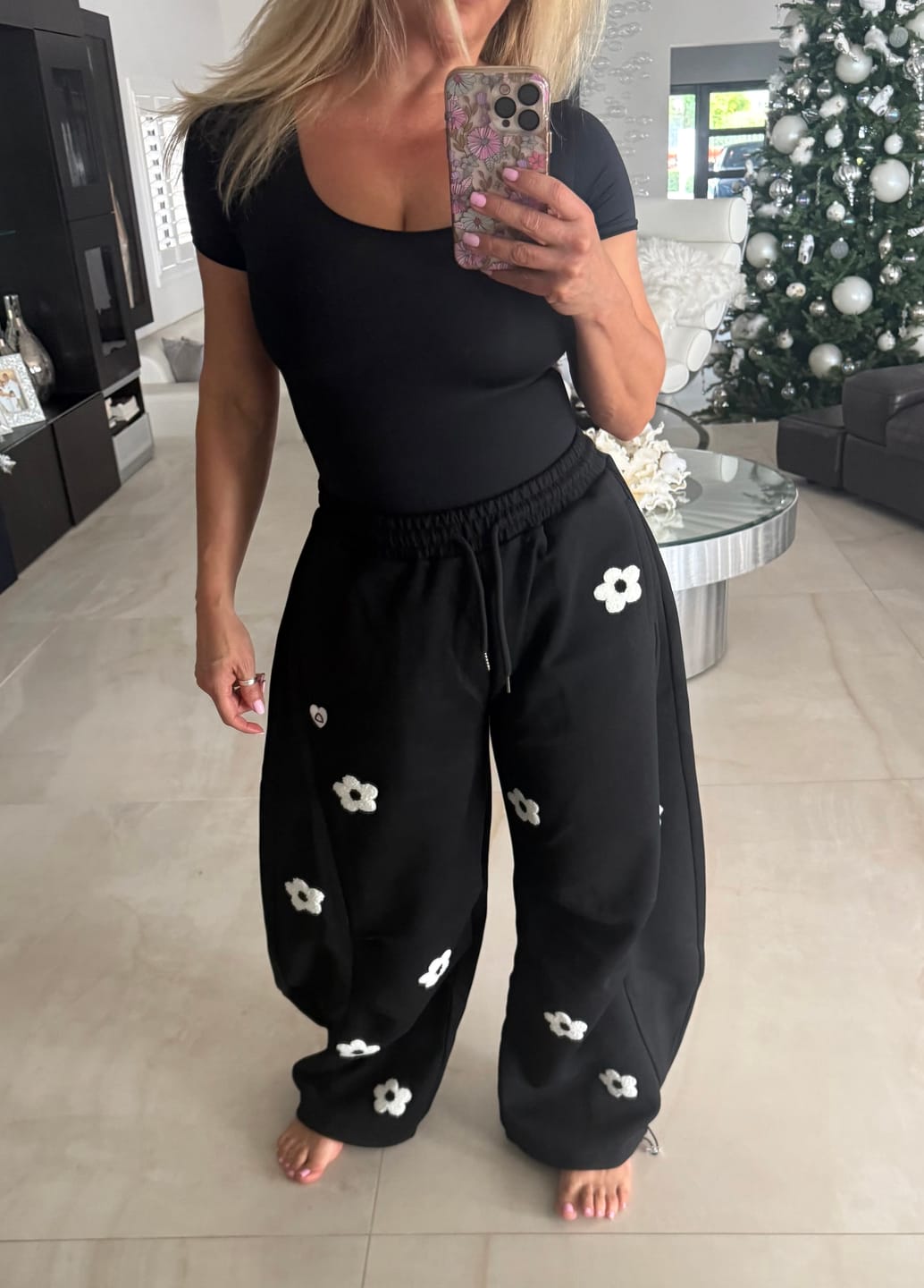 Customer photo review of Aelfric Eden Floral Embroidery Baggy Barrel Sweatpants