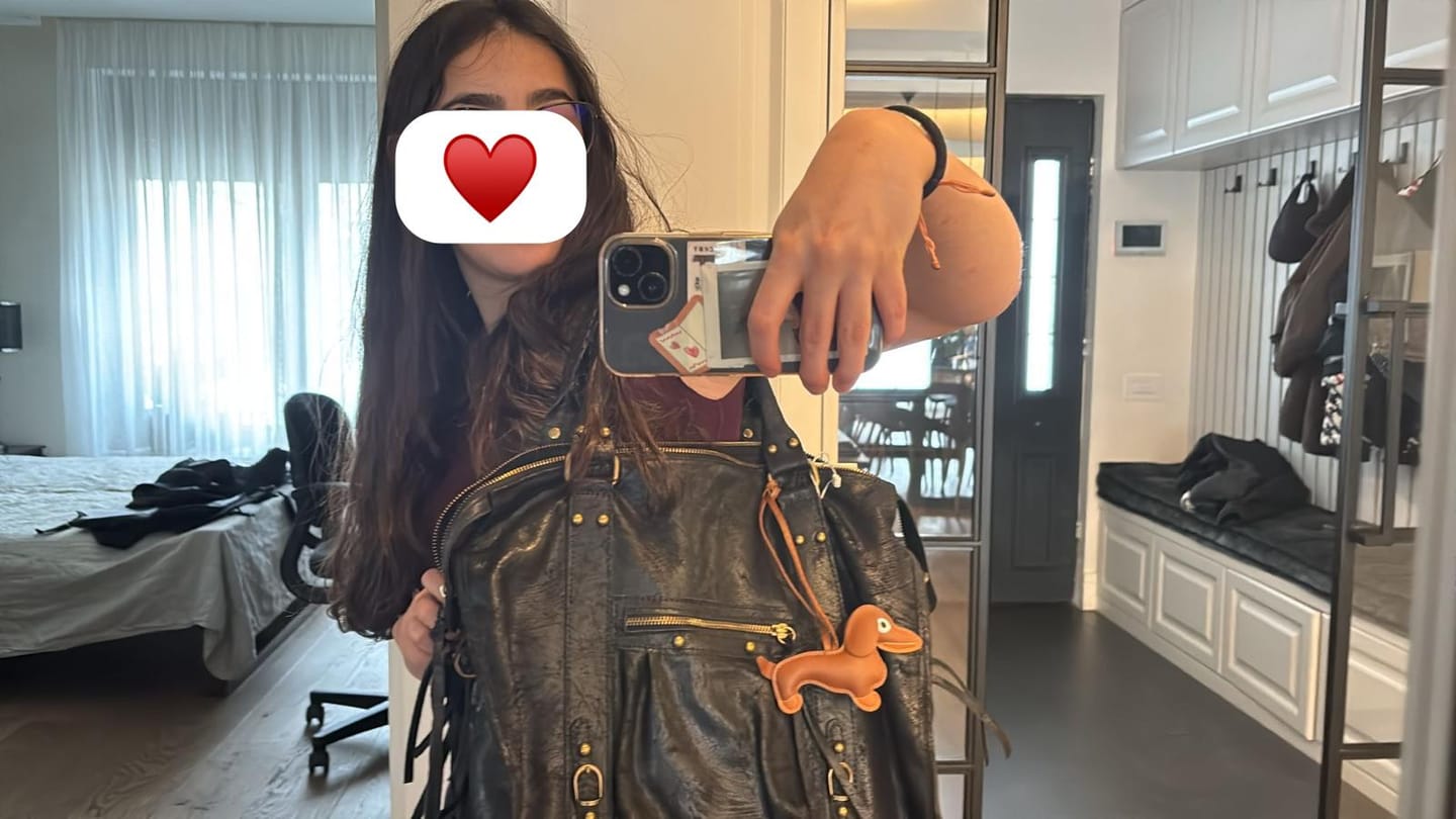 Customer photo review of It girl bag black