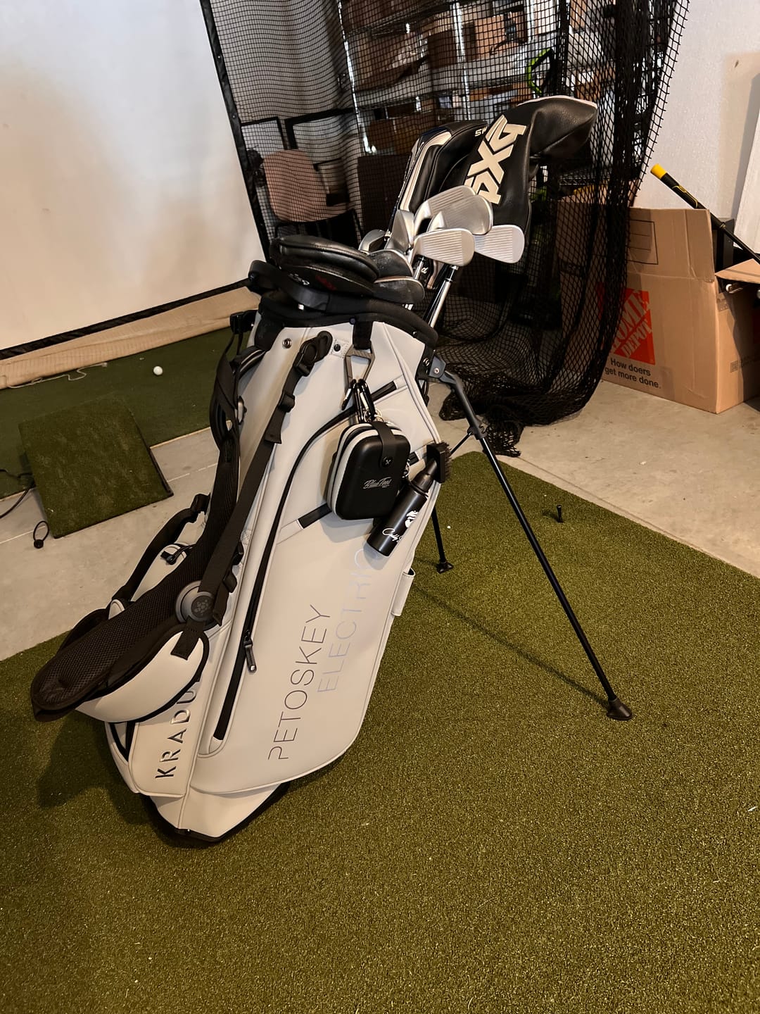 Customer photo review of LUX 9.5" 14-Way Hybrid Stand Bag: Fossil Gray [Customize]