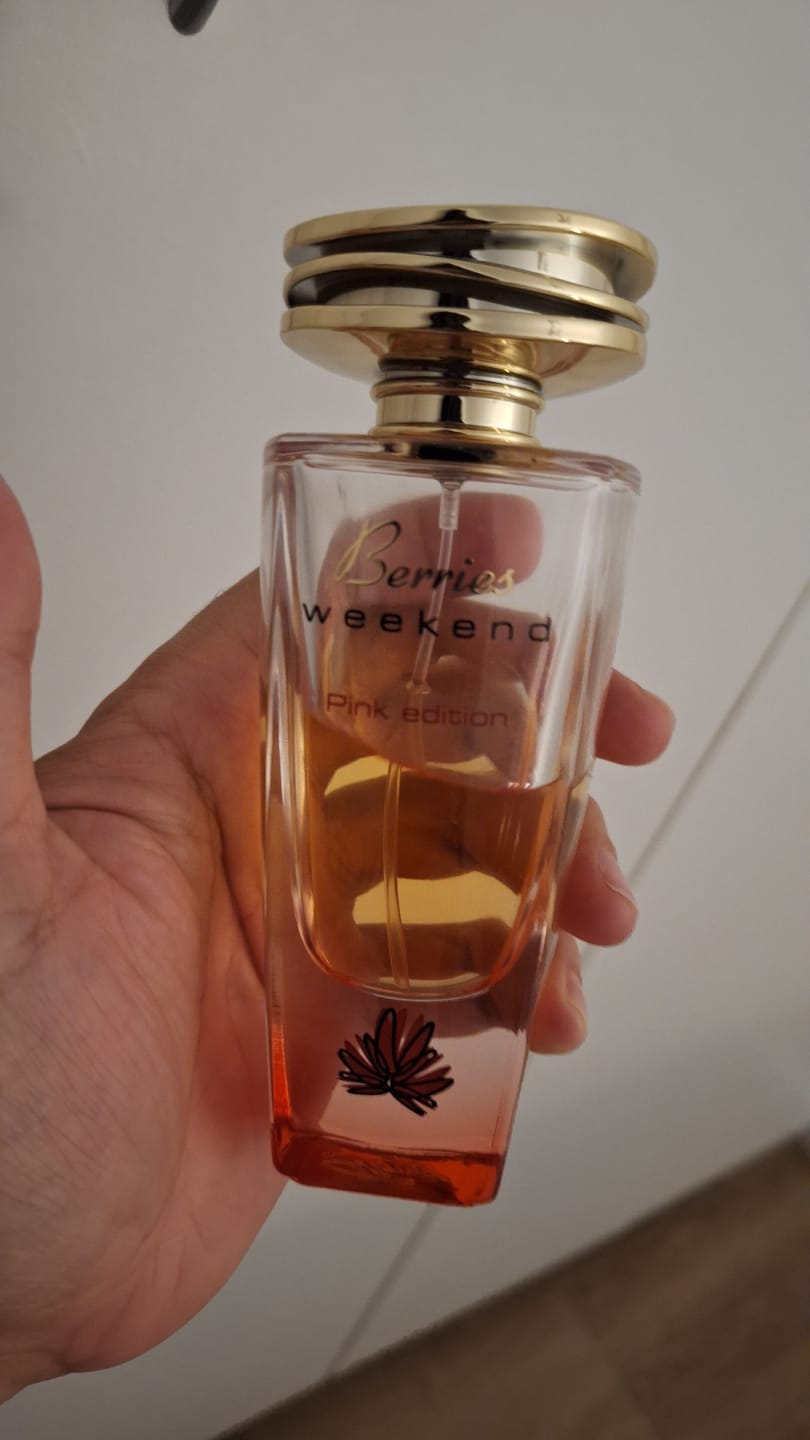 Customer photo review of Berries Weekend pink edition 100ml