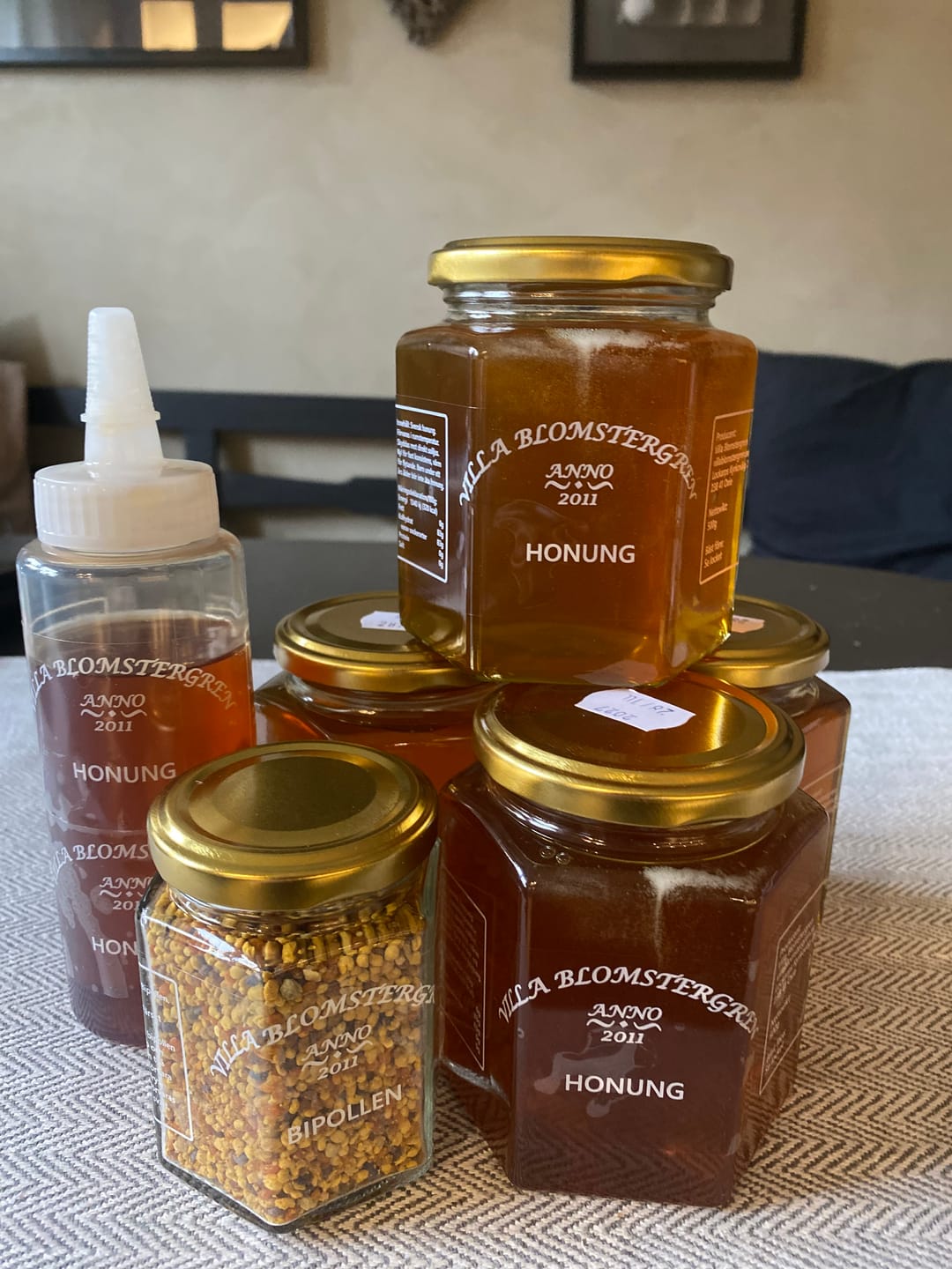 Customer photo review of 2 kg flytande honung + 110g bipollen för 599kr ink. fri frakt!