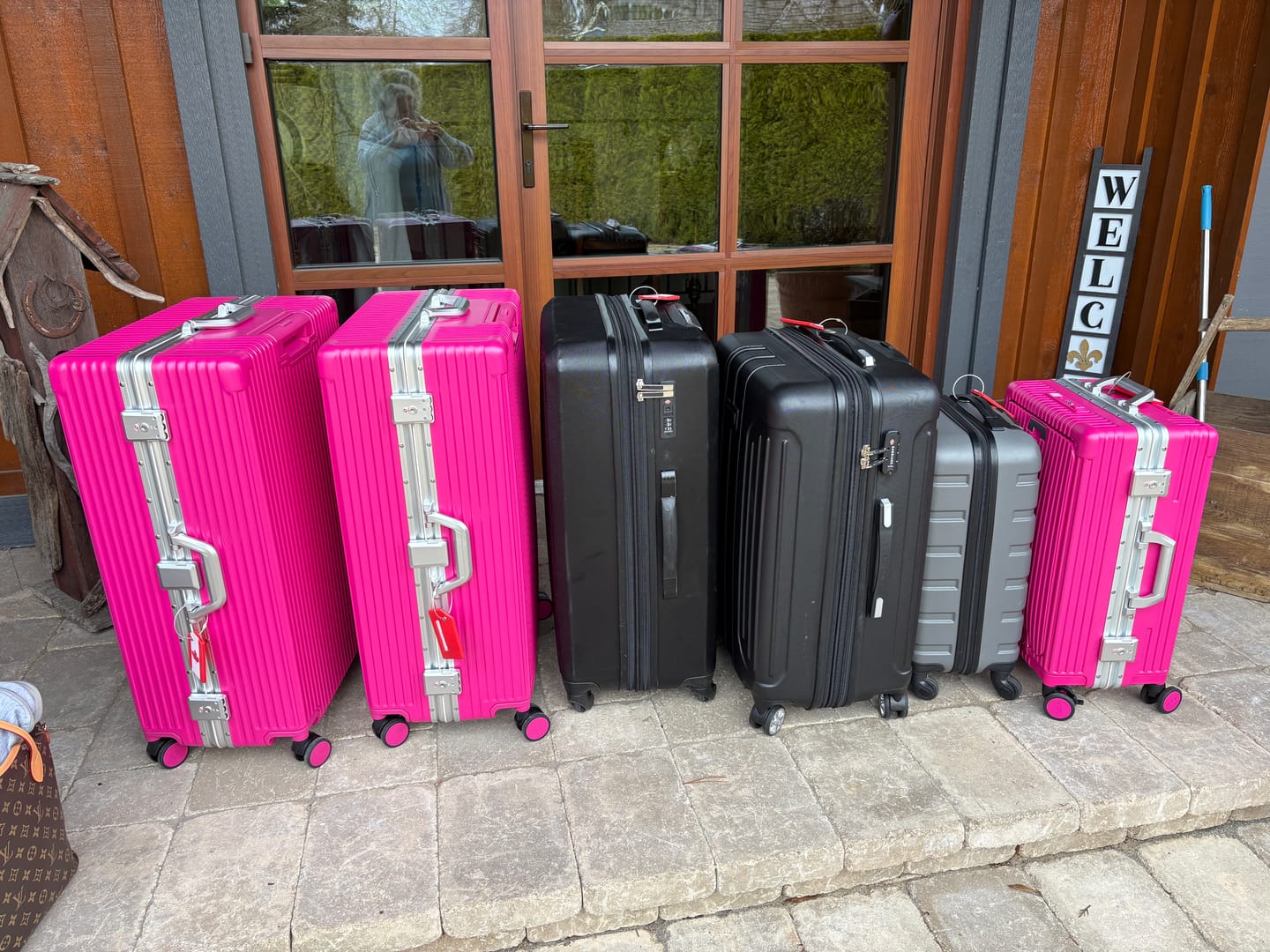 Customer photo review of Check-In: All-In-One 28"