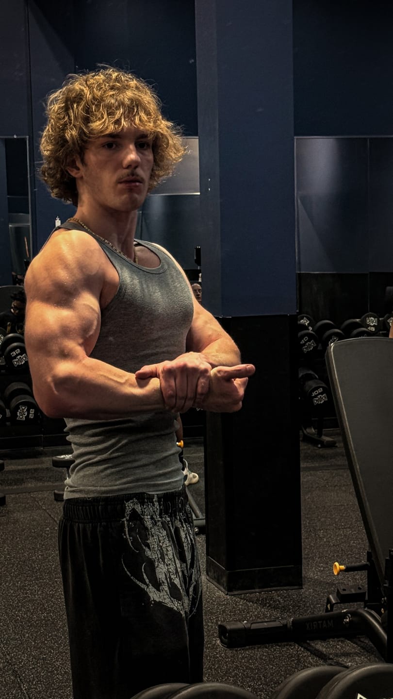 Customer photo review of 2079 - Dark Wave Joggers