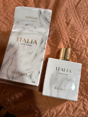 Reseña con foto de un cliente sobre Perfume Rayhaan Italia 100ml EDP