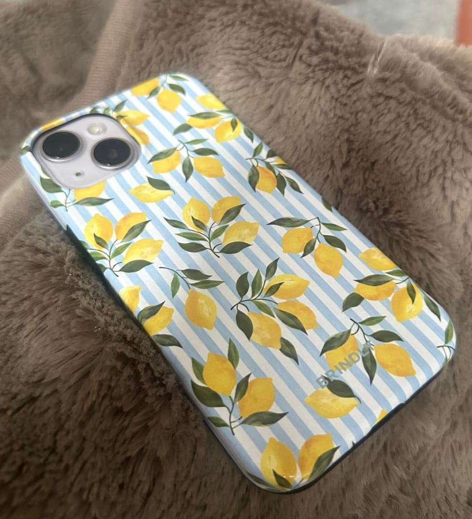 Customer photo review of Capri Days - MagSafe Tough Phone Case