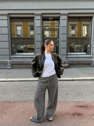 Customer photo review of Sophie - Relaxed Stripe Lounge Pants