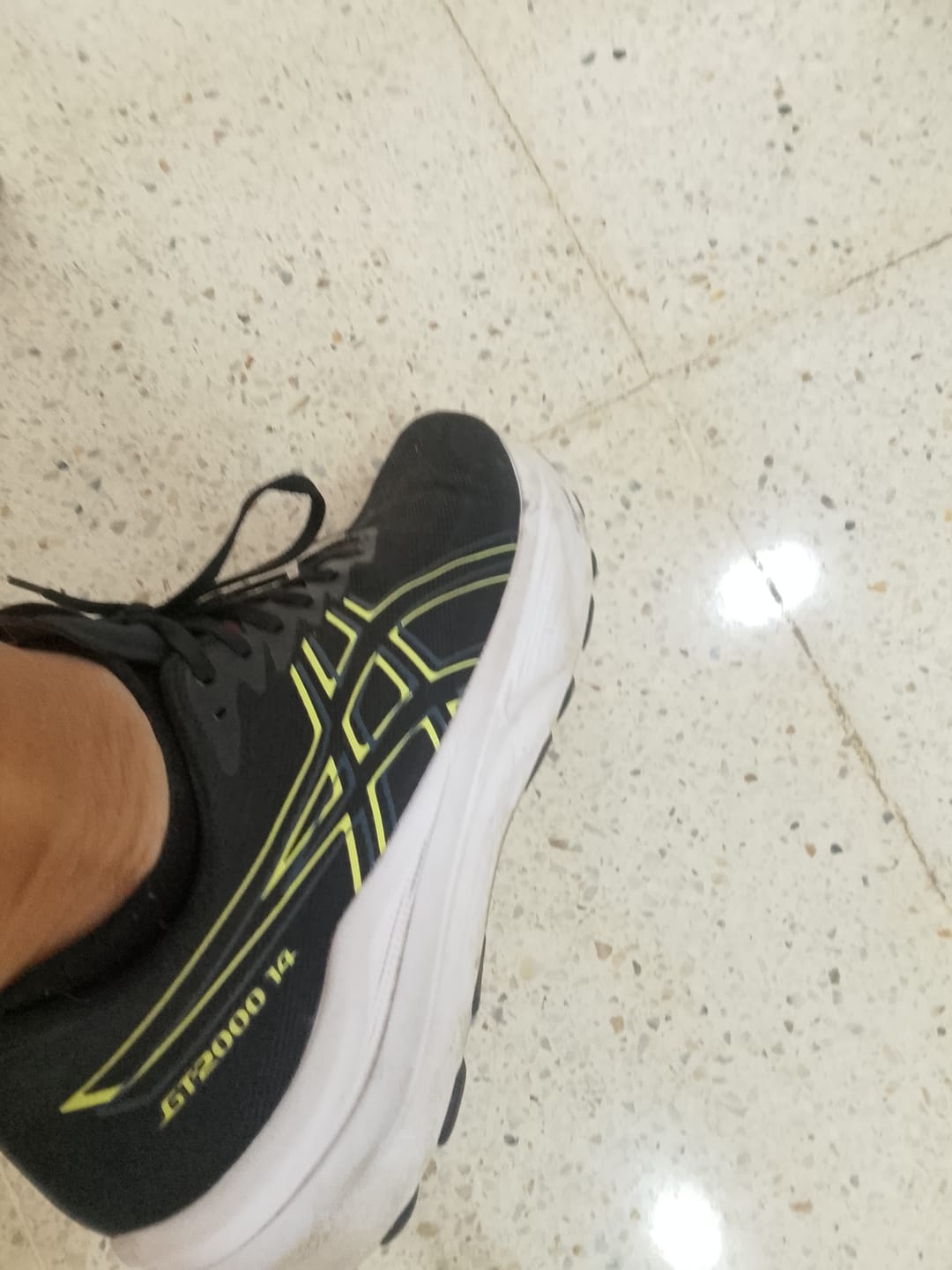 Customer photo review of Asics Gt 2000 14 Hombre Black Citron