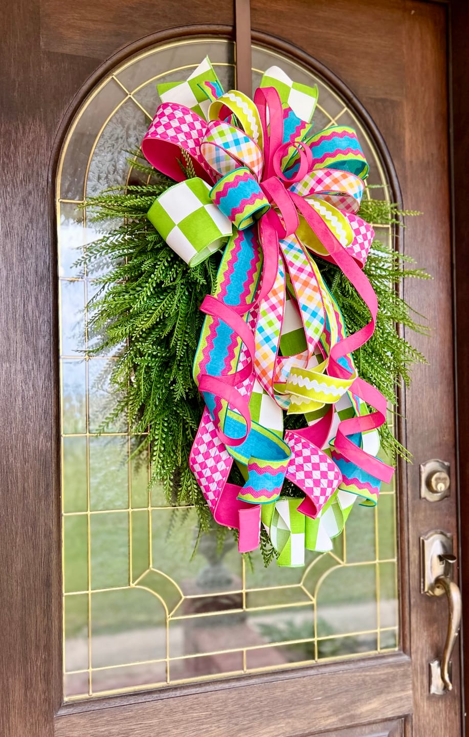Customer photo review of 18" Oval Grapevine Wreath - DECOE-037