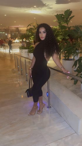 Customer photo review of CurlyMe 3 In 1 Half Wig Water Wave Glueless Install Half Wig With Adjustable String Beginner Friendly