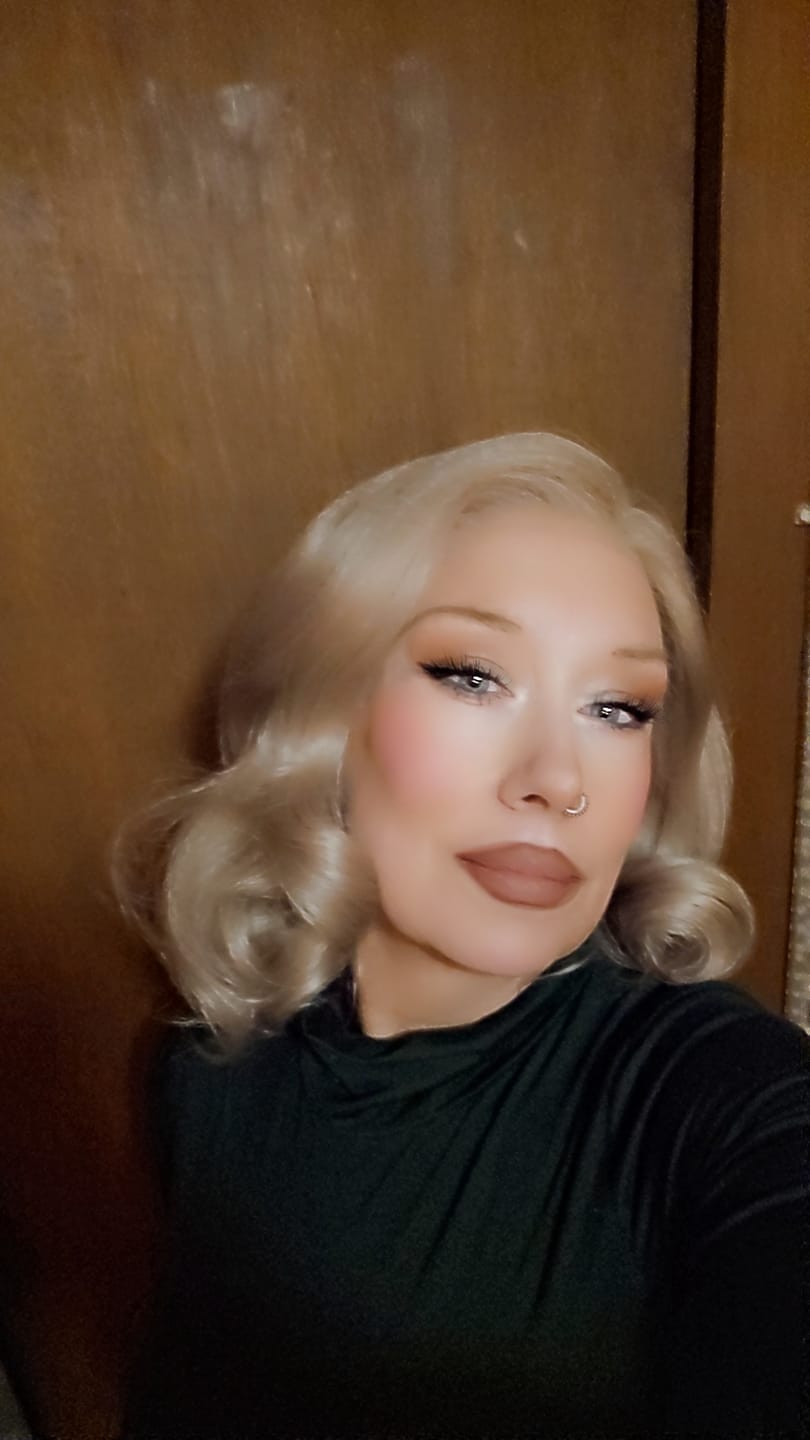 Customer photo review of Sensationnel Chic Bob Butta Lace Glueless 5" Deep Lace Part Wig - LOB UNIT 11