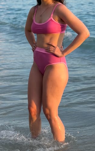 Customer photo review of TYLER Poppy Pink Sporty Bikini Top