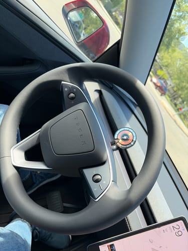 Customer photo review of Steering Wheel Magnetic Magsafe Wireless Charging Phone Holder For Tesla Model 3/Y(2017-2025)