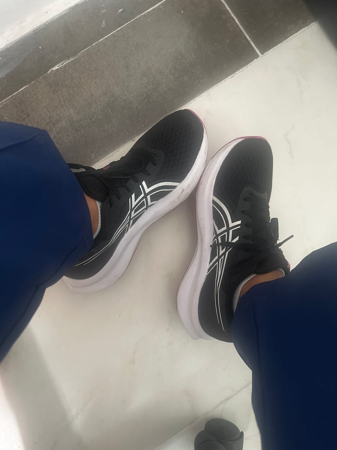 Customer photo review of Asics Patriot 14 Mujer Black Digital Sakura