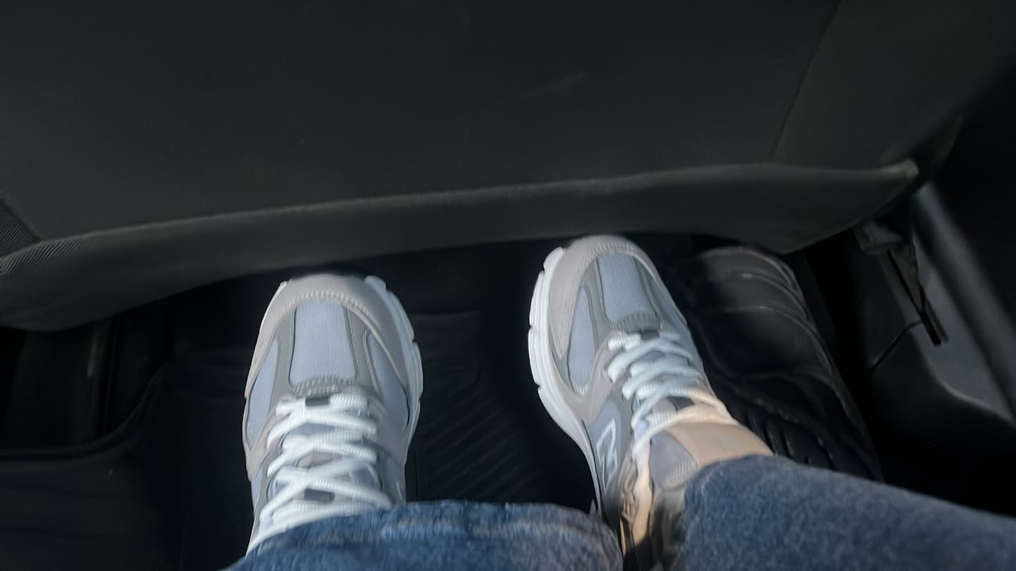 Customer photo review of Tenis New Balance 530 Gris 1.1 Premium