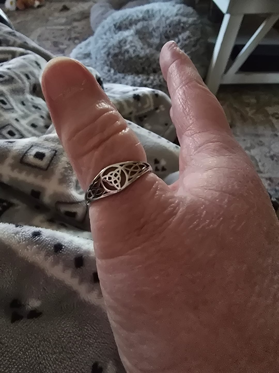 Customer photo review of Titanium Steel Celtic Knot Hollow Ring (Retro Ethnic Style)
