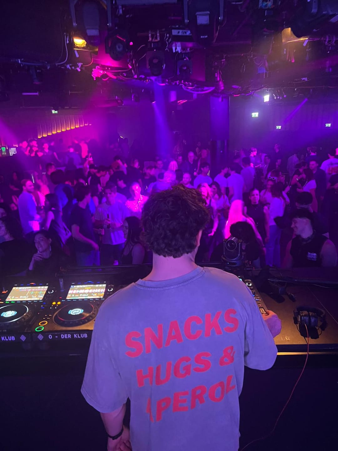 Customer photo review of Lecker Bierchen Club Rückendruck - Premium Unisex  T-Shirt