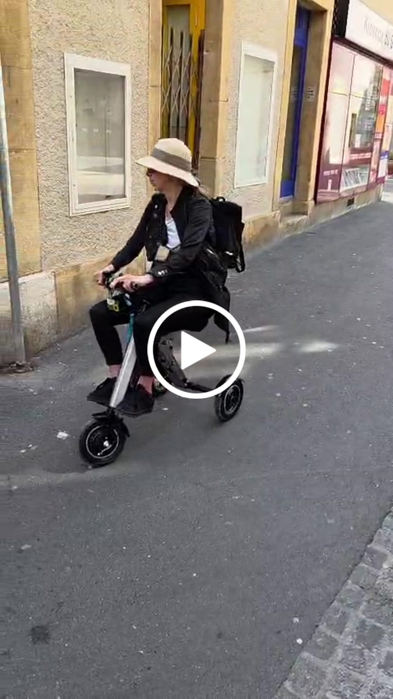 Customer video review of Mini trottinette pliable 3 roues ES-35 pour PMR et Séniors - Tricycle ultra léger