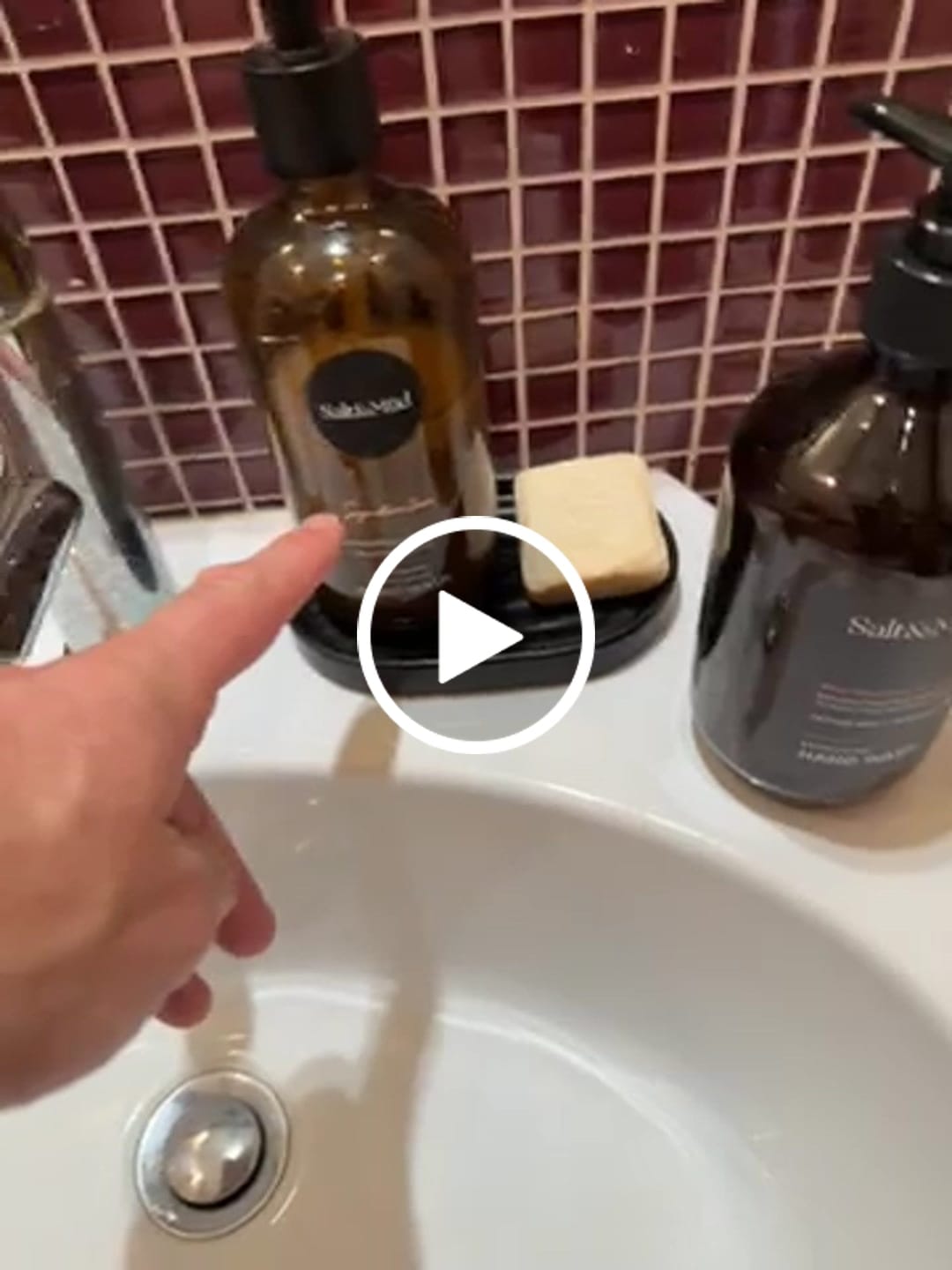 Customer video review of Signature Exfoliating Hand Wash With Dead Sea Minerals 500ml