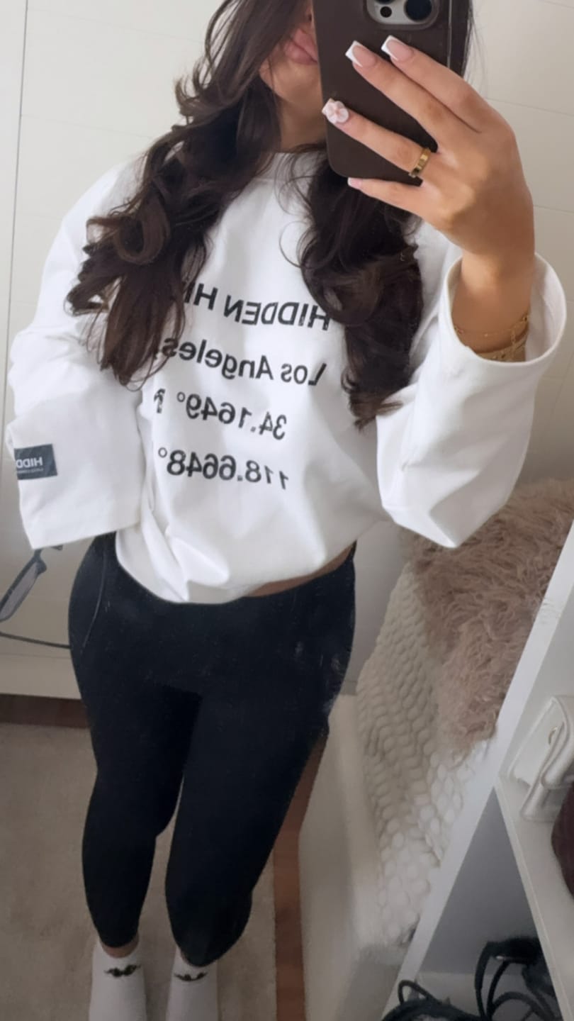 Customer photo review of VINTAGE LOGO LONGSLEEVE T-SHIRT WHITE