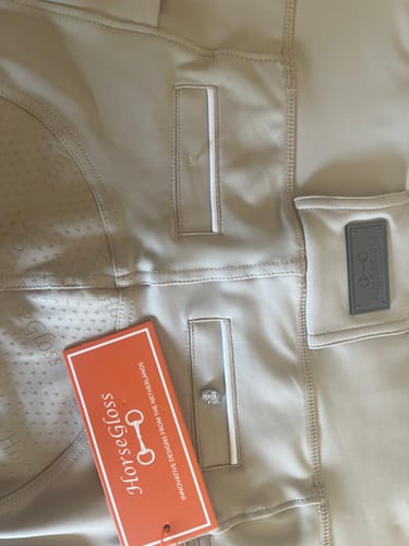 Customer photo review of KYLIE - RIDING LEGGINGS | CREME SILVER
