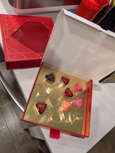 Customer photo review of Beating Heart Gift Box, 12 piece box