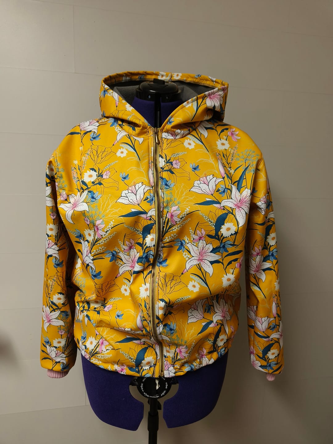 Customer photo review of Punamusta Ruutu Neulos - Pala