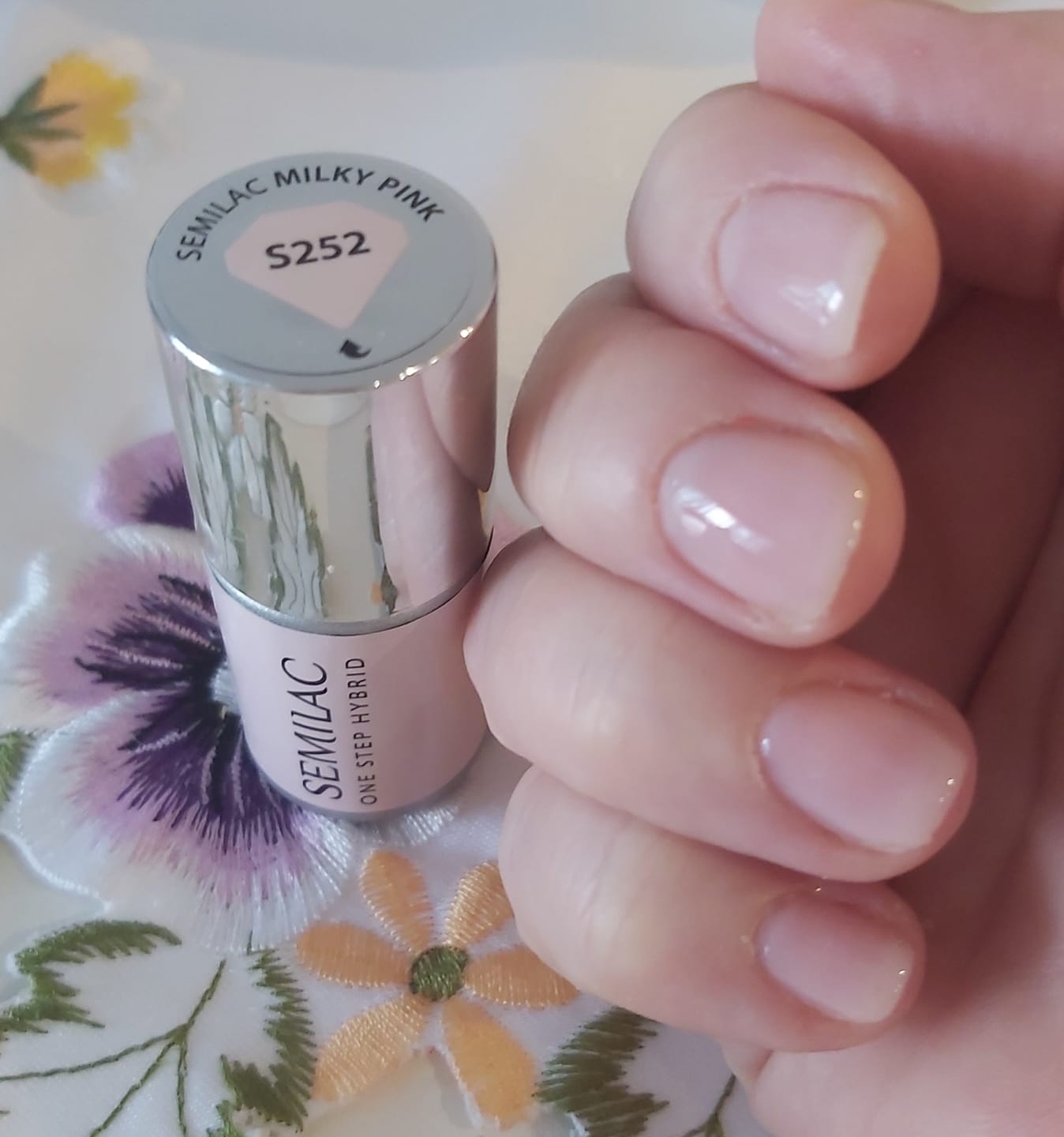 Customer photo review of Semilac One Step Gel Polish Bottle 252 Milky Pink 7ml