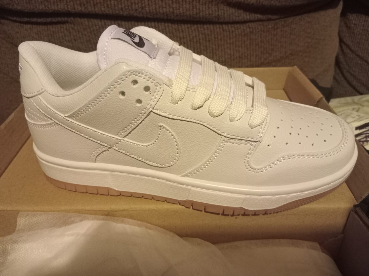 Customer photo review of Tenis Dunk Blanco Ambar
