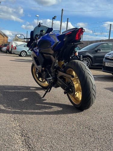 Customer photo review of Yamaha R7