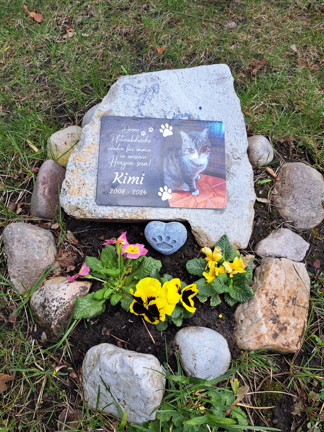 Customer photo review of Katzen Gedenktafel mit Foto & Spruch (UV- & Wetterfest)