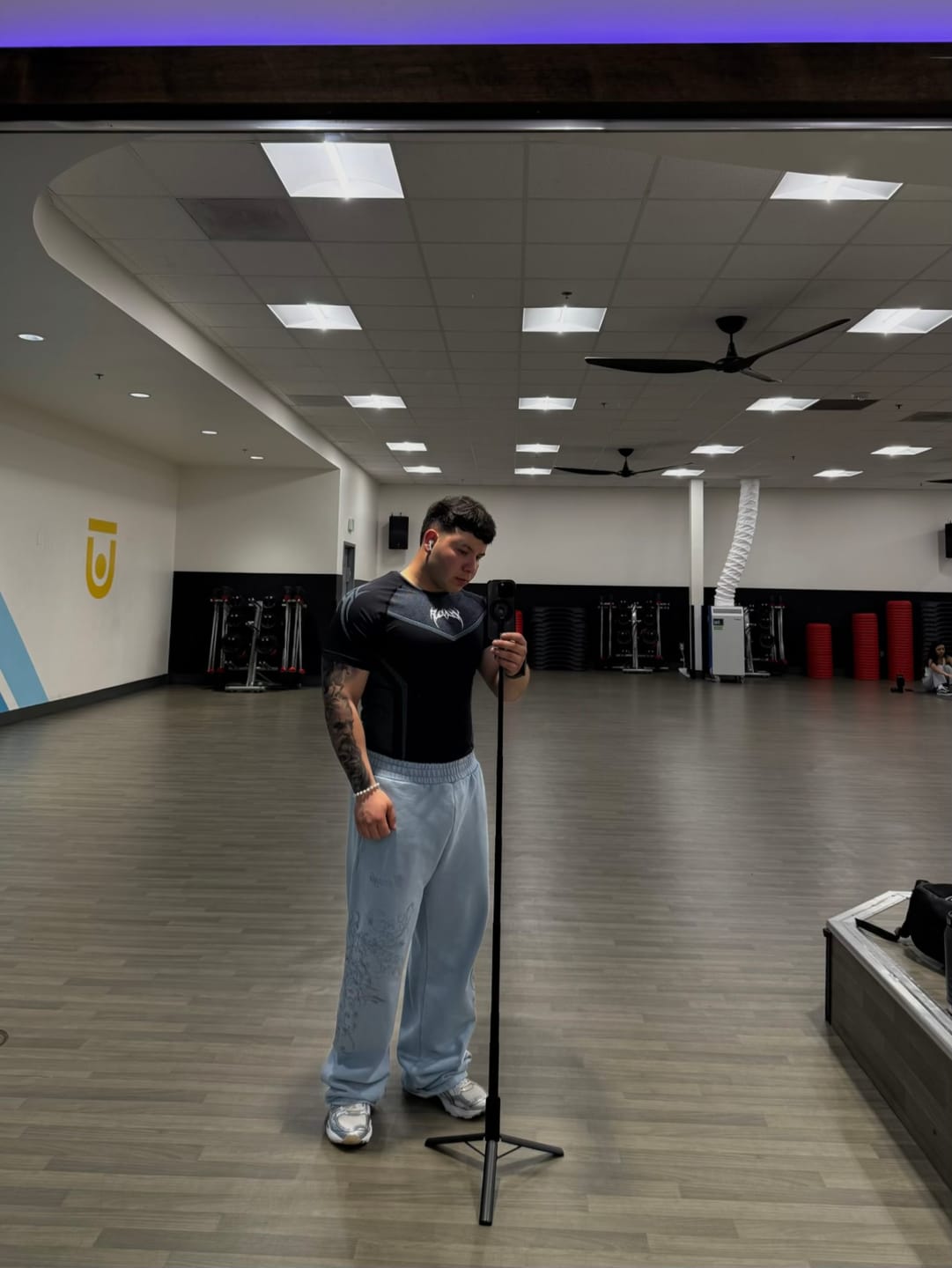 Customer photo review of 2061 - Threadmark Sweats