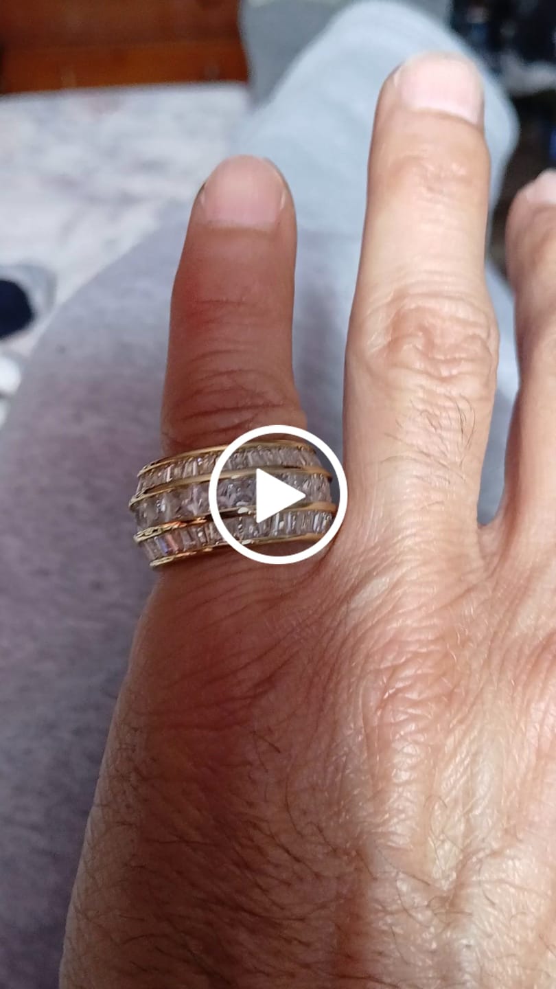 Customer video review of Baguette Layered Ring