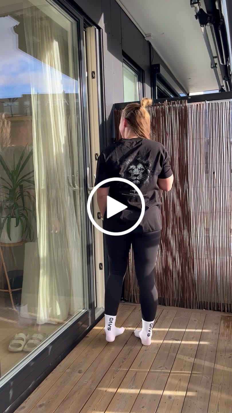 Customer video review of Joshua 1:9 'Lion' Women’s Oversized T-Shirt