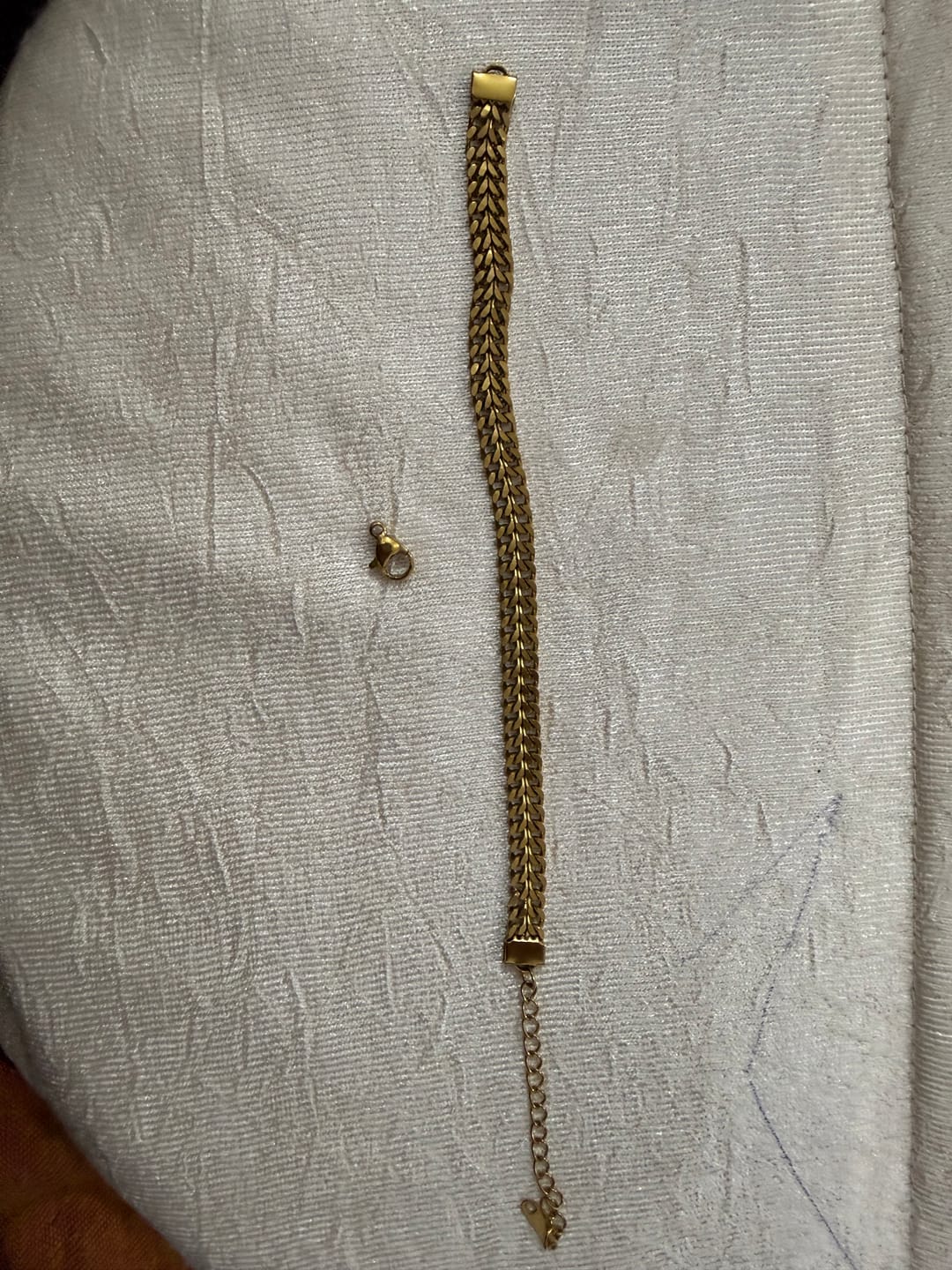 Customer photo review of Chunky Mesh Curve Bracelet