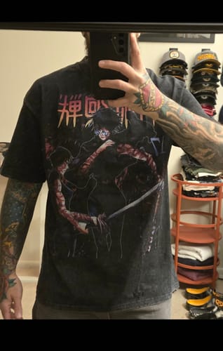 Customer photo review of Jujutsu Kaisen Zenin Clan Legacy Vintage T-Shirt