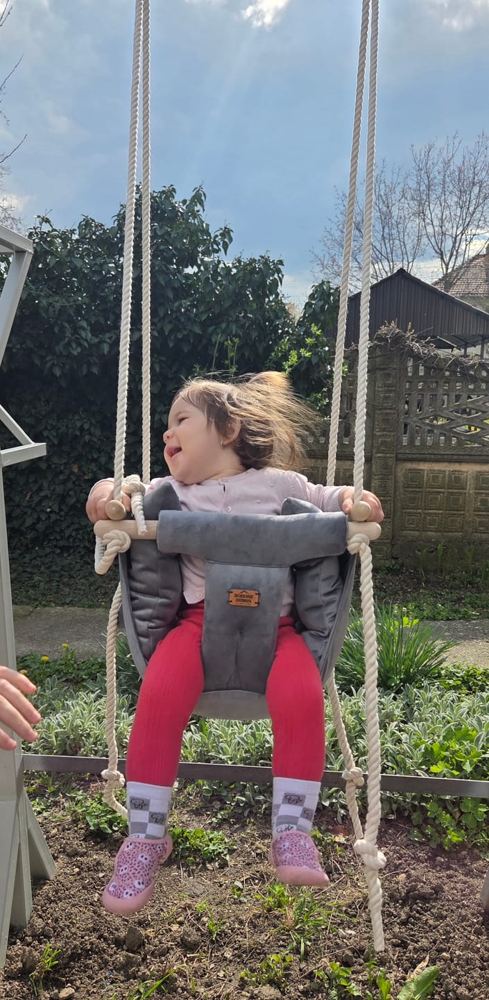 Customer photo review of Luxury Dolphin Gray Ljuljaška - Ručno rađena ljuljaška za bebe