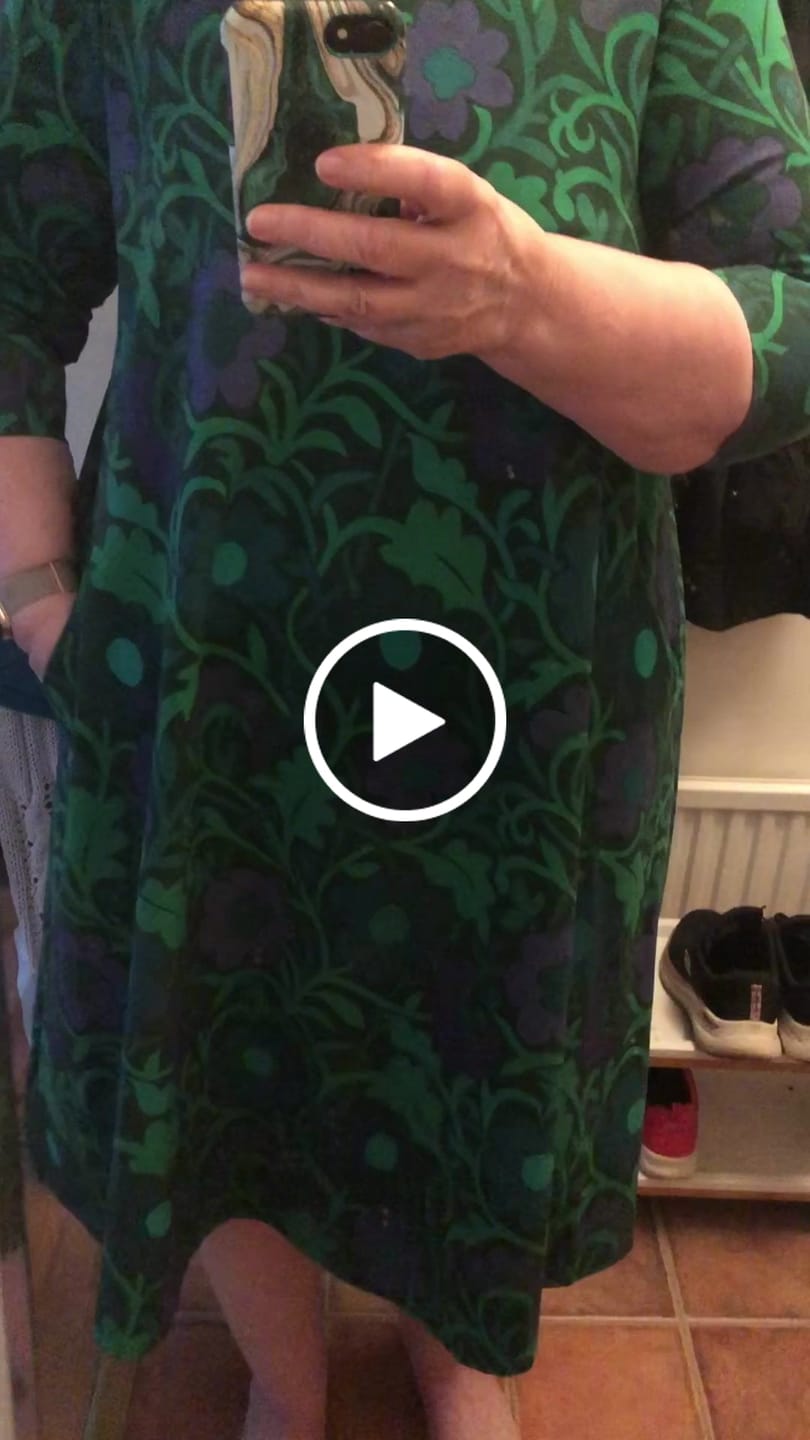 Customer video review of Trikåklänning Ranka Blå | Rino
