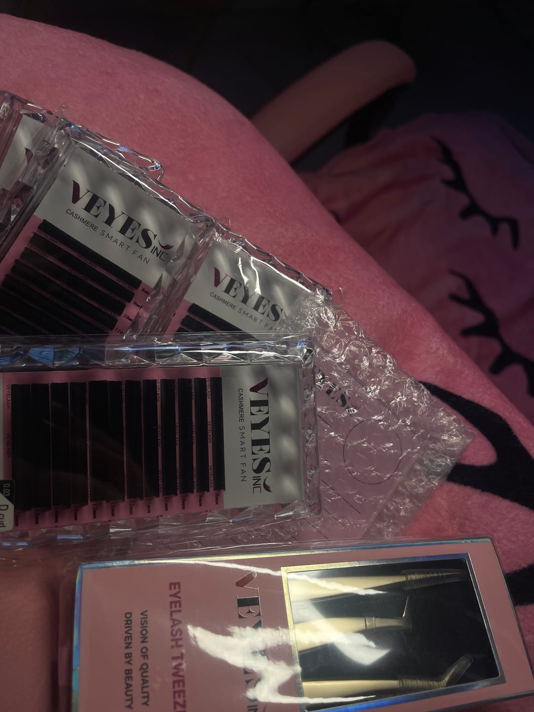 Customer photo review of Luxe Gold Precision Tweezer Trio
