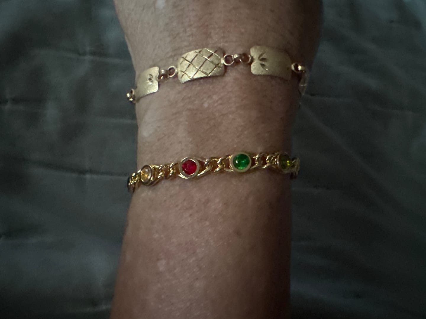 Customer photo review of Pulseira Chloé Banhado em Ouro 18k